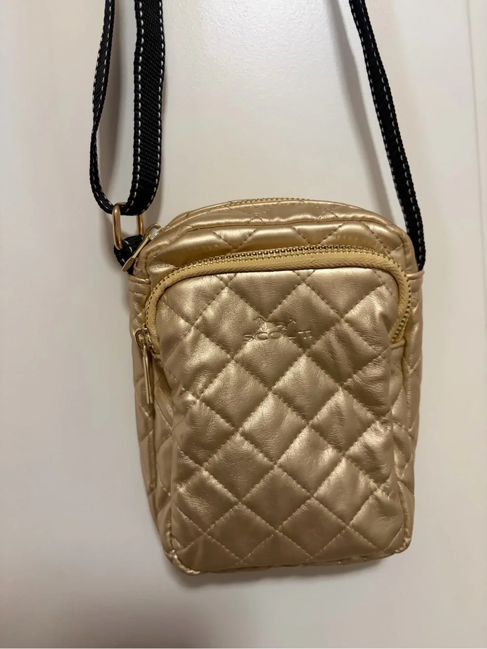 NWOT⚜️🐶SCOUT Quilted Metallic Gold Mini Crossbody Pouch Concert Bag ⚜️🐾